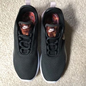 Nike Air Max Motion 2 Athletic Training Shoe